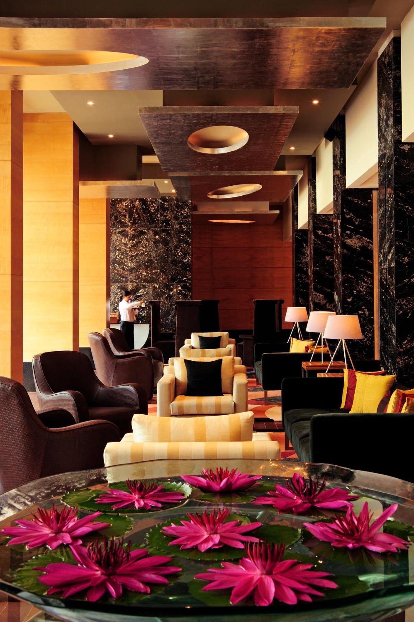 Taj Club House Hotel Csennai Kültér fotó